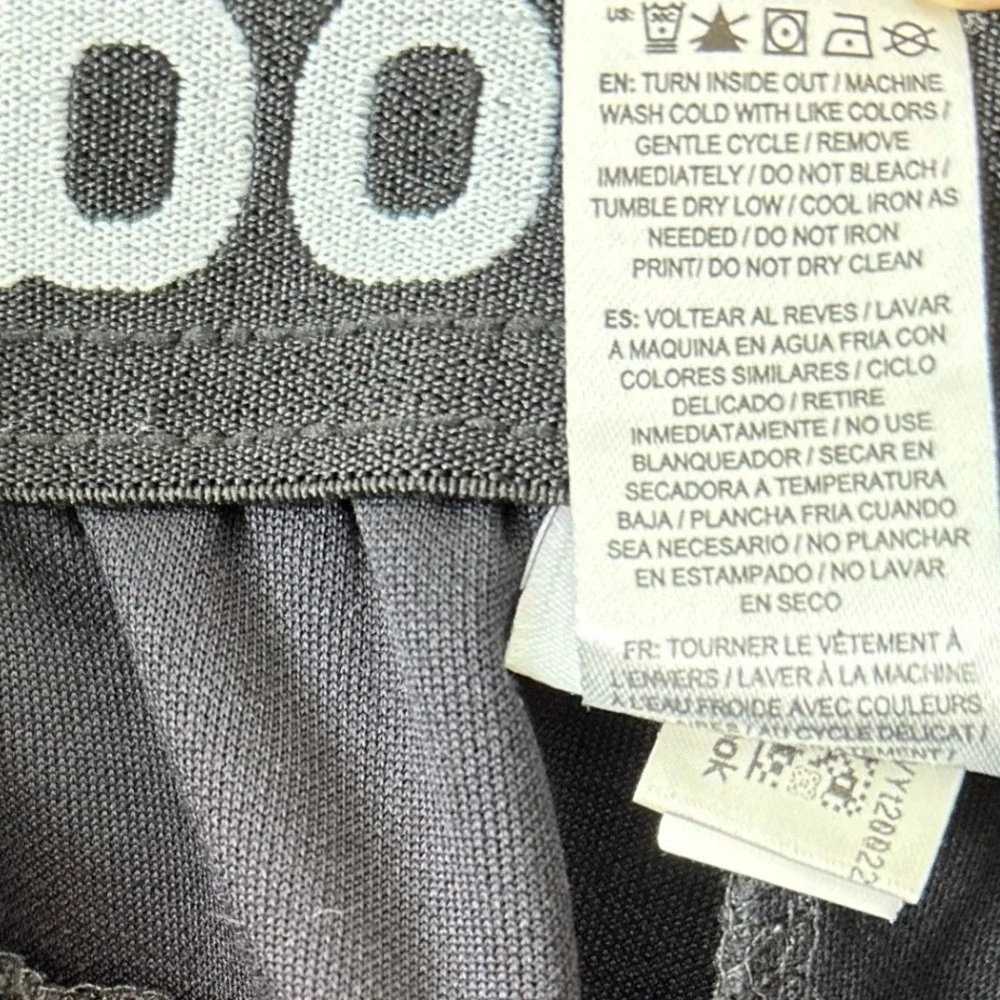 Reebok Black Training Pants Zipper Cuff Reflective Strip‎ Men's Size Medium
